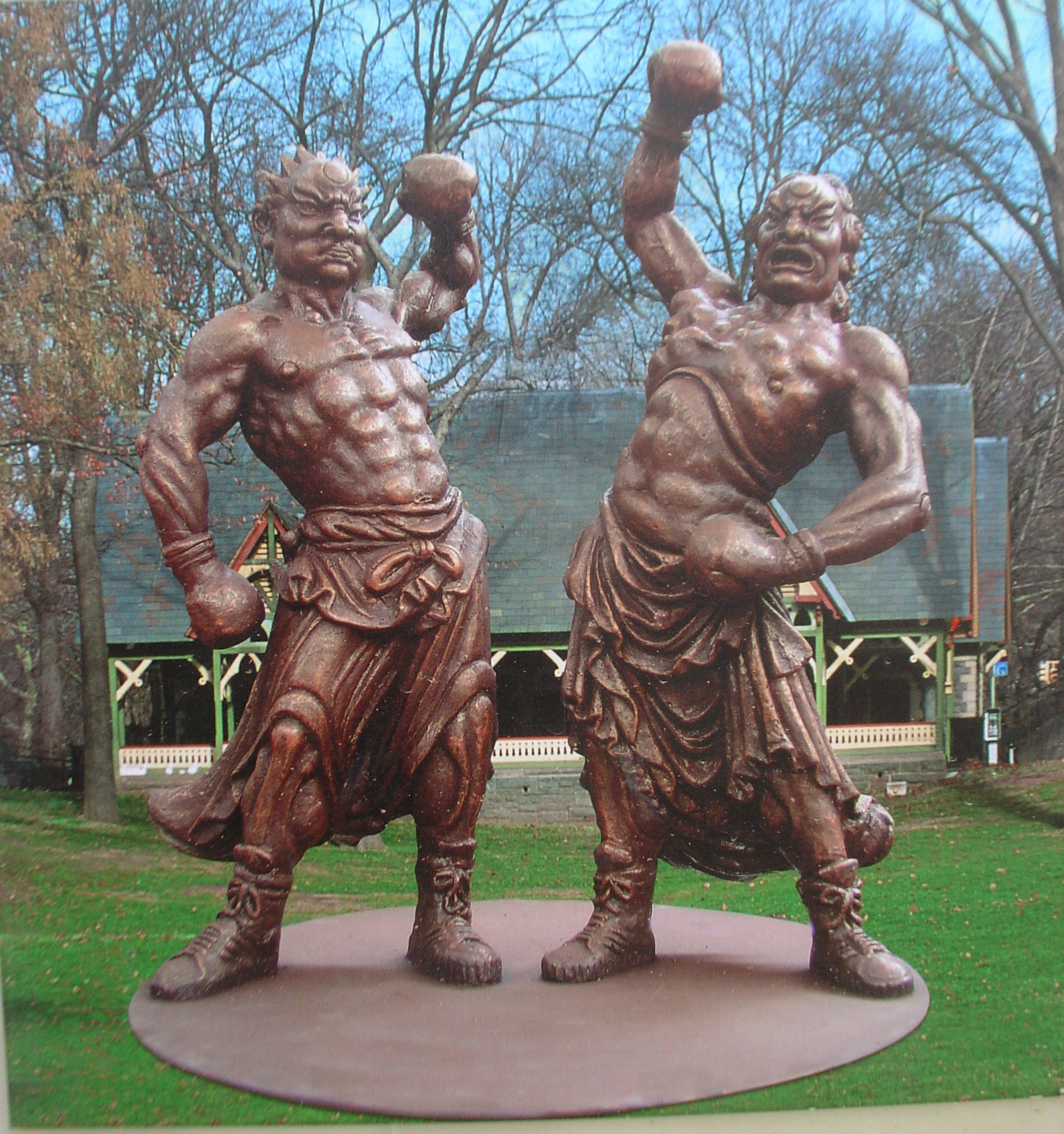 《两个拳击手》2008创作,入选北京奥运景观展并在全国和香港巡展仿铜